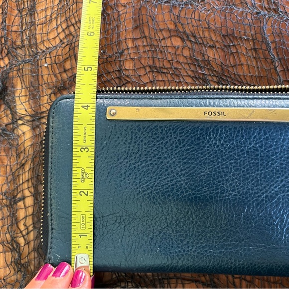 Gently used wallet - Picture 6 of 6